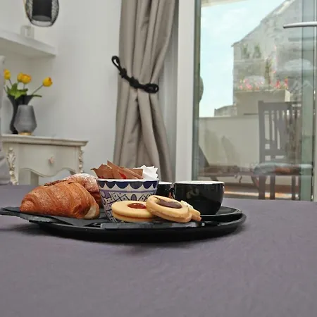 Mare Versus Luxury Couette-café Barletta