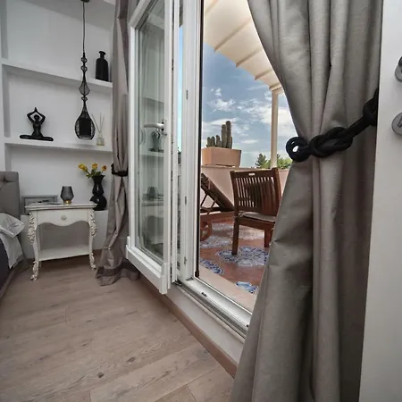 Mare Versus Luxury Bed and Breakfast Μπαρλέτα