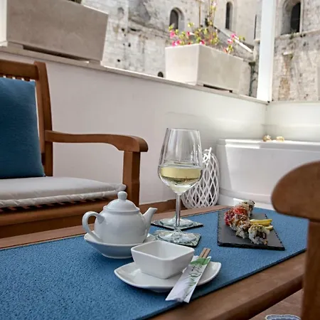 Mare Versus Luxury Barletta