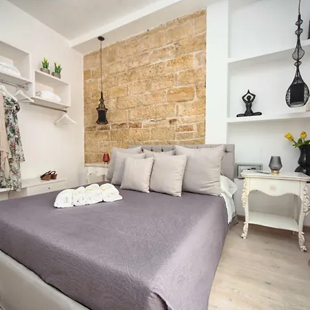 Mare Versus Luxury Oda ve Kahvaltı Barletta